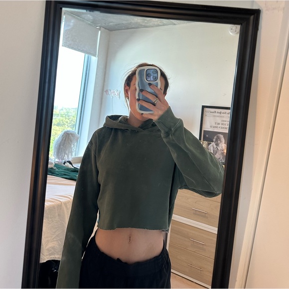 Aritzia Tops - Aritzia tna “the perfect cropped hoodie”